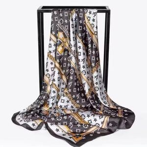 🆕 Square Light Luxury Scarf